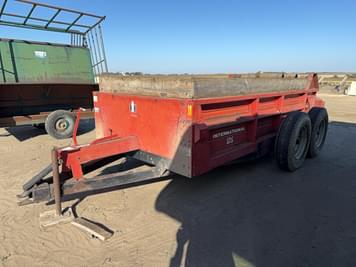 Main image International Harvester 575